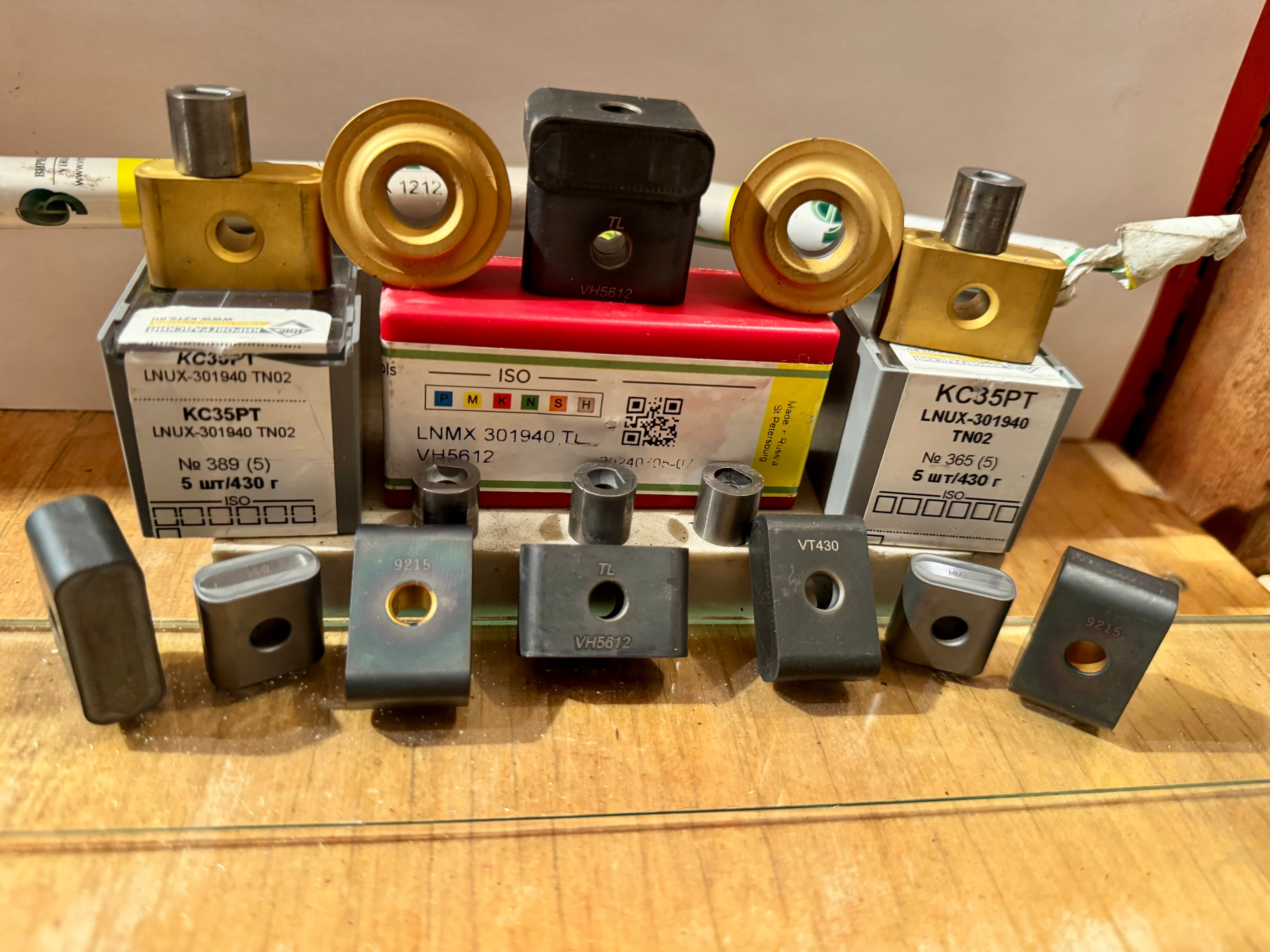 Продаю ЖД пластины тангенциальная PRAMET 301940 LNUX 9215.  VT430.  ЖС17.  Т130 RPUX чашечный 3010.  S30 S20.  T130 — фото 2