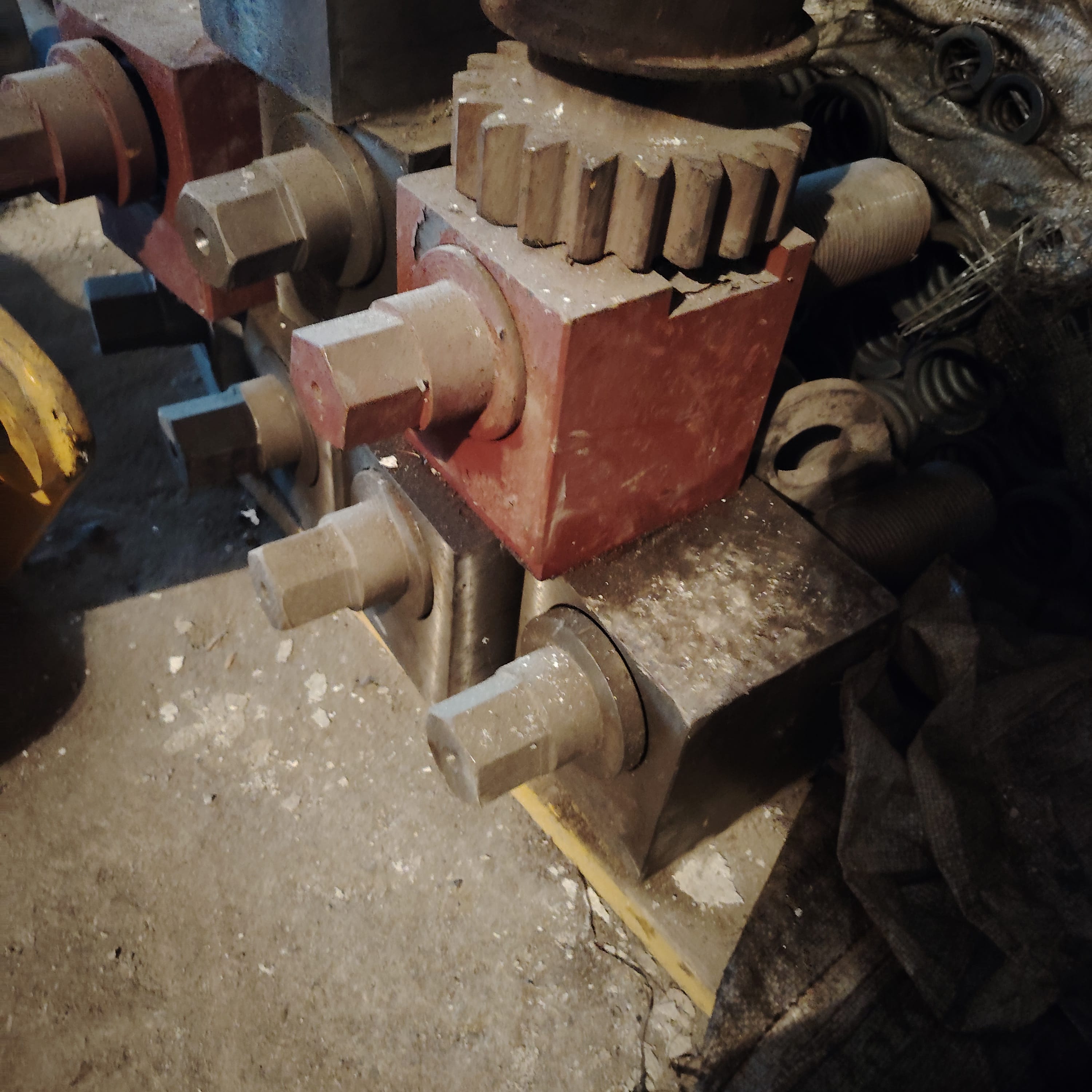 Запасные части к гусеничным кранам МКГ, РДК, ДЭК — фото 6