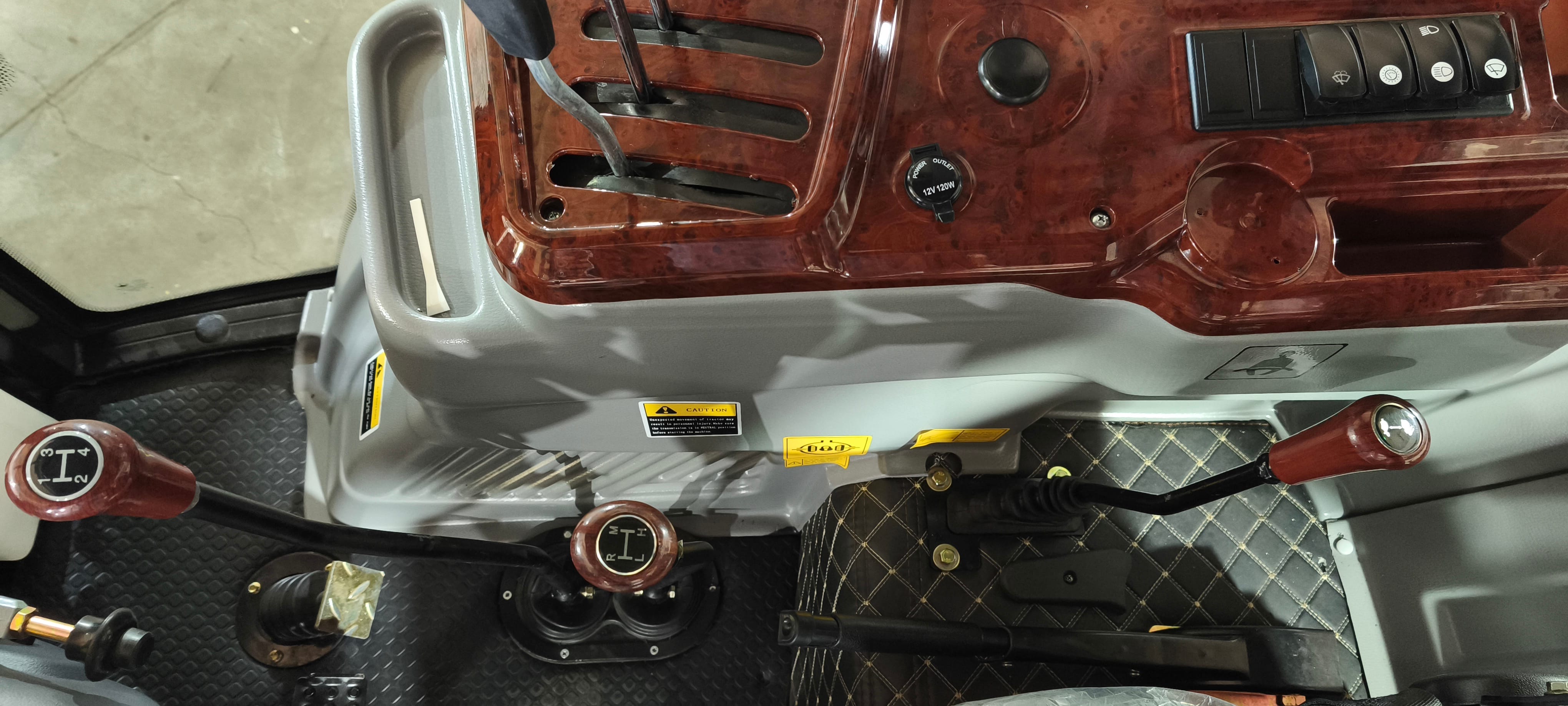 Трактор ULAN-RT 1304 — фото 4