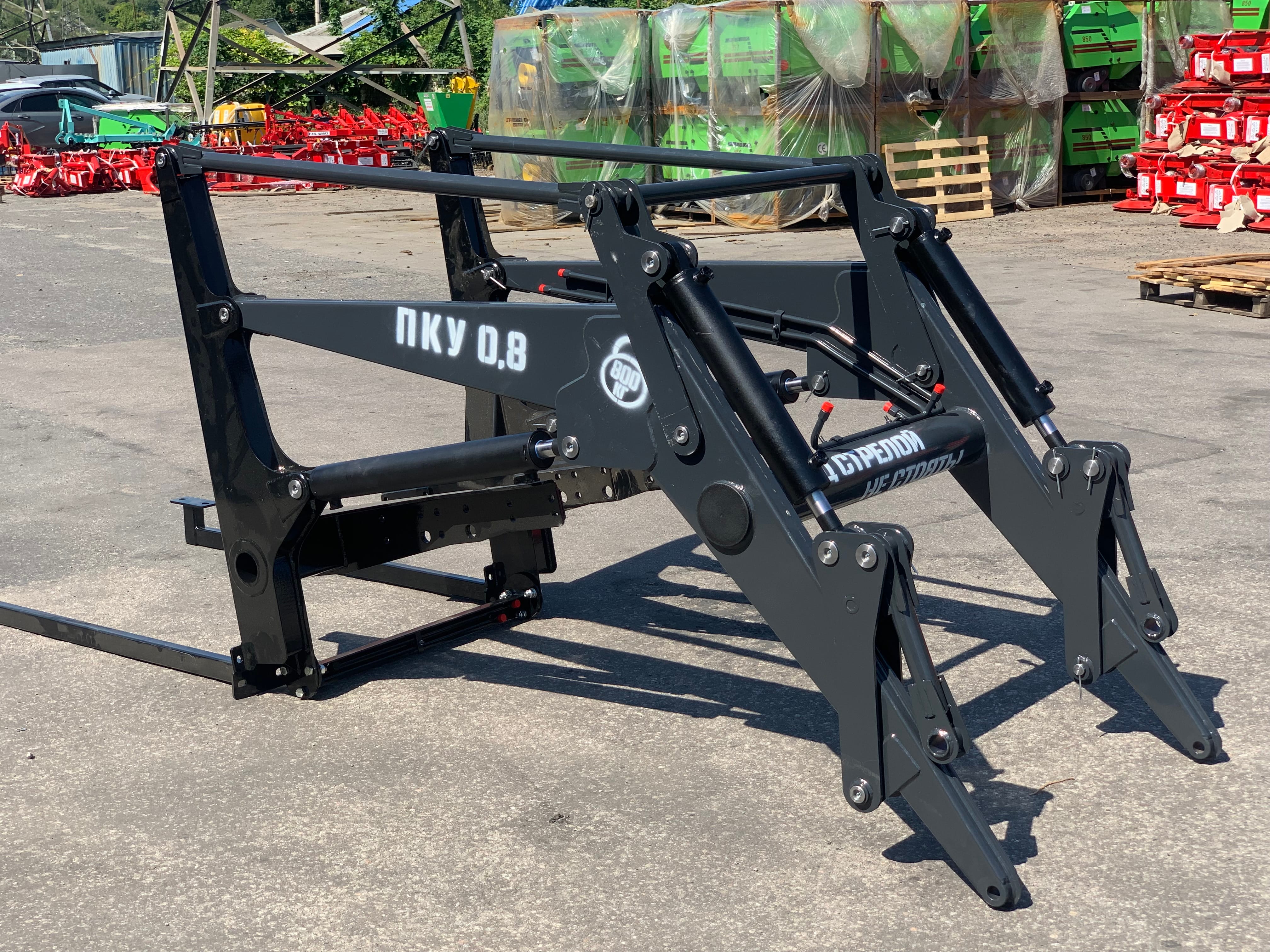 Погрузчик фронтальный навесной УПН-0,8 ПКУ
