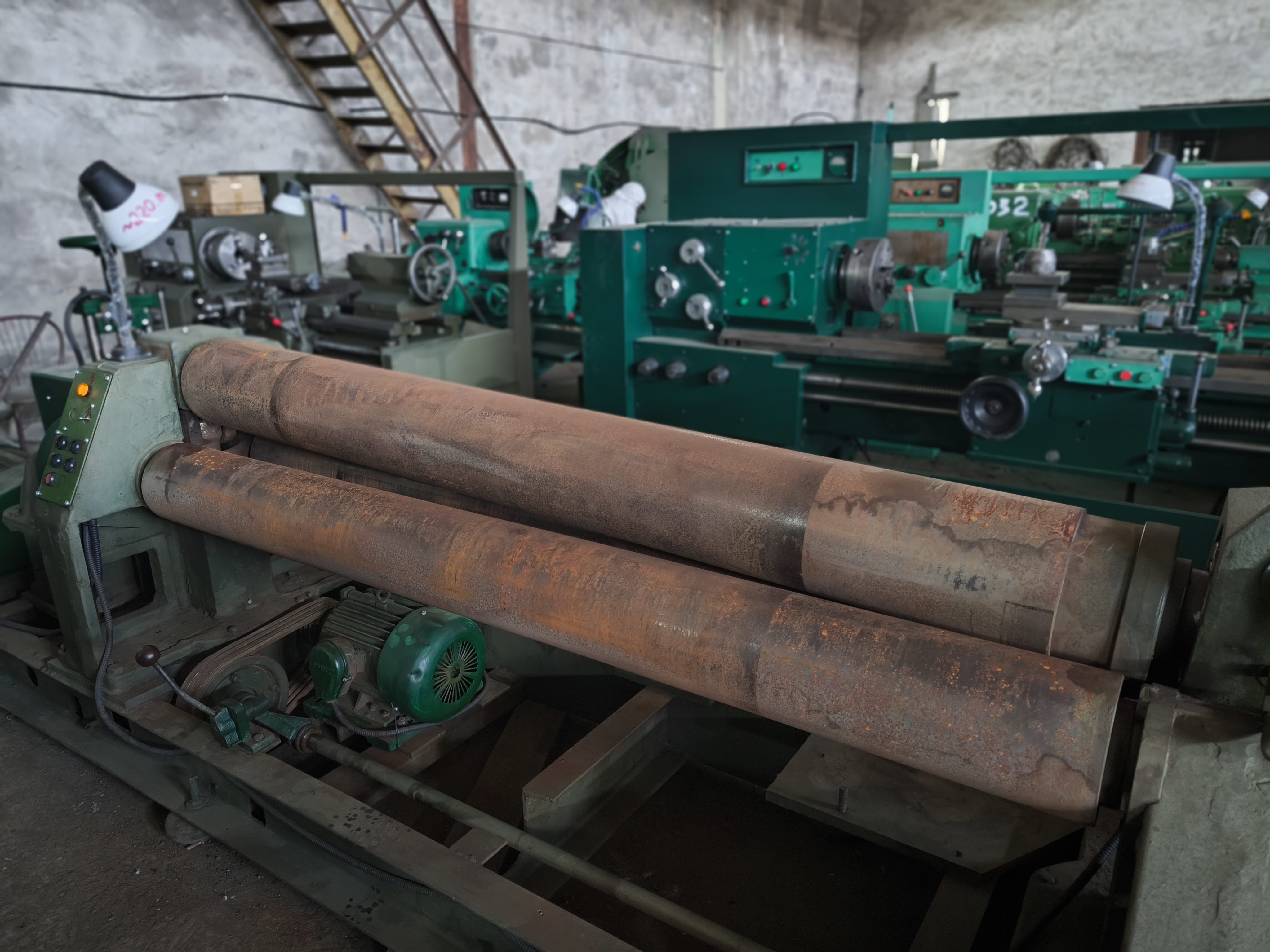 Листогибочная машина (вальцы) И2220 катают 10 мм при ширине 2000 мм продам, Владивосток