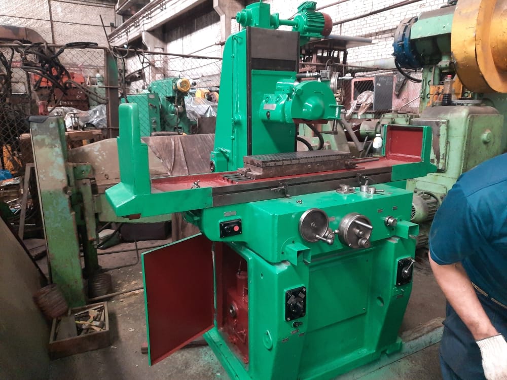 Плоскошлифовальный станок модели 3Б71