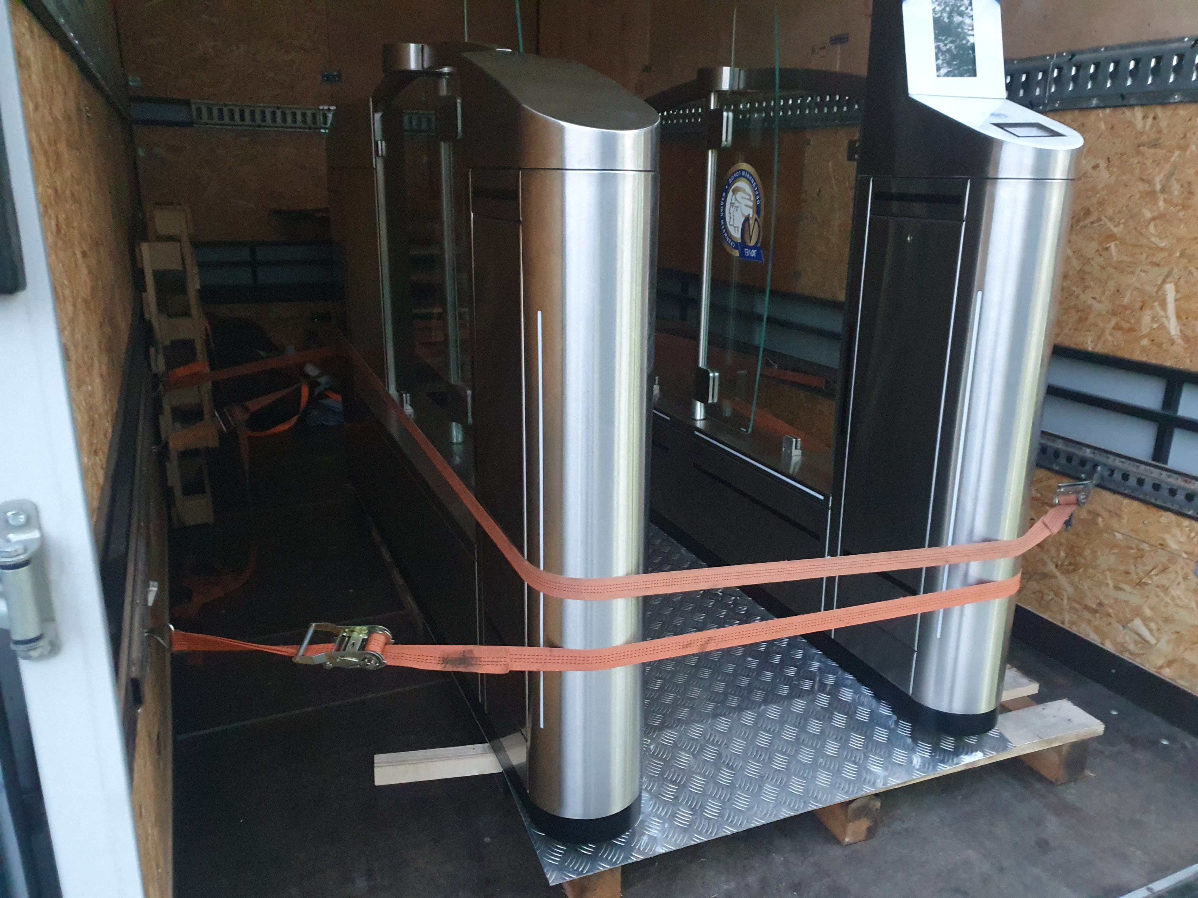 Грузоперевозки гидроборт до 3 тонн 23 куба Санкт-Петербург