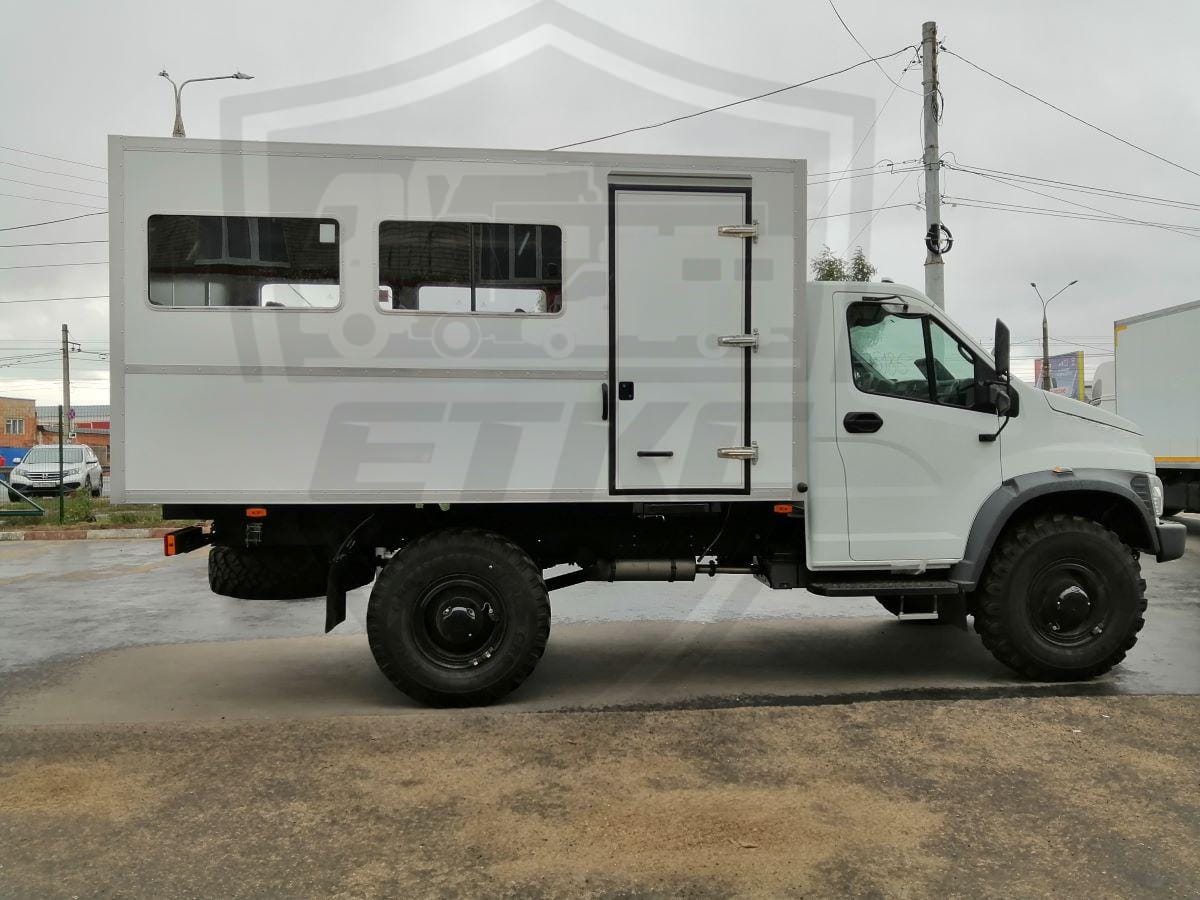 Вахтовый автобус  с  доставкой  в  Сургут