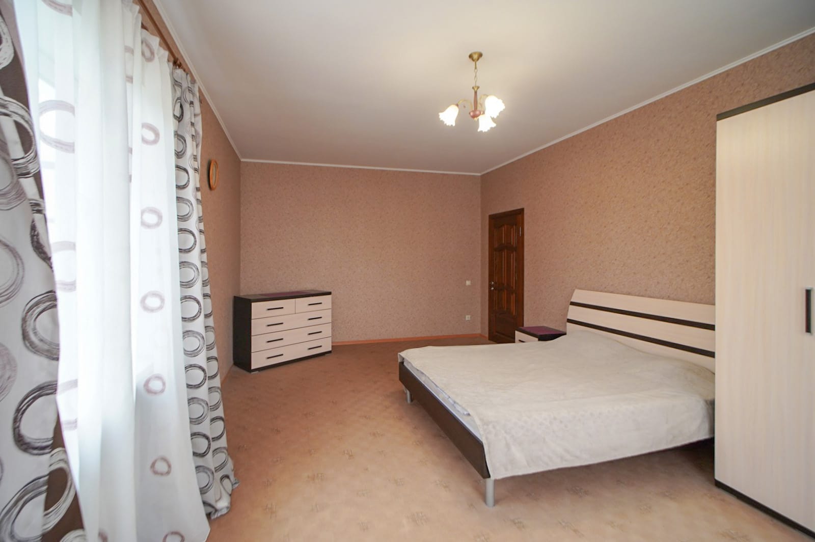 Большой дом с банным комплексом — фото 8