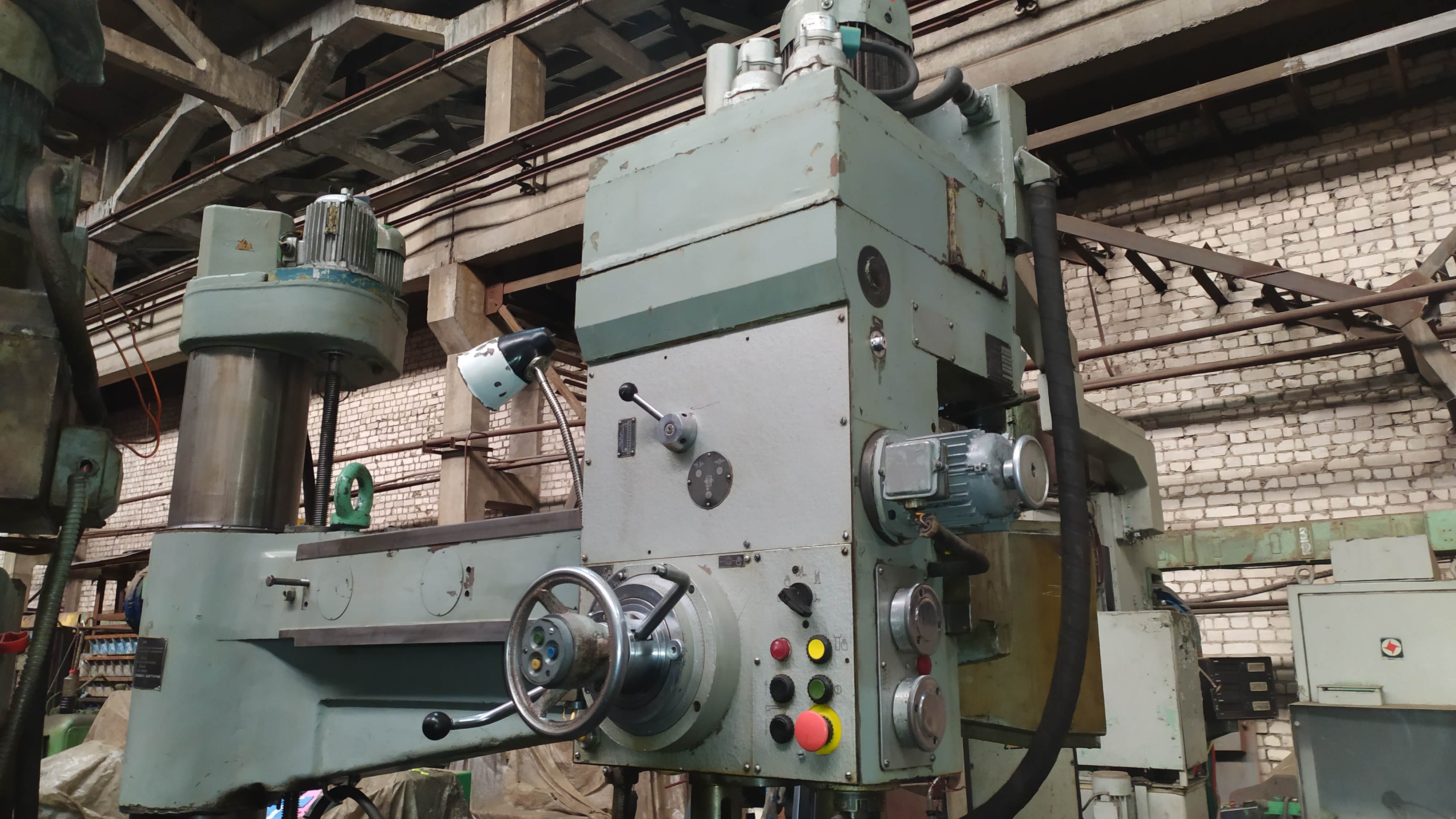 Радиально-сверлильный станок 2А554