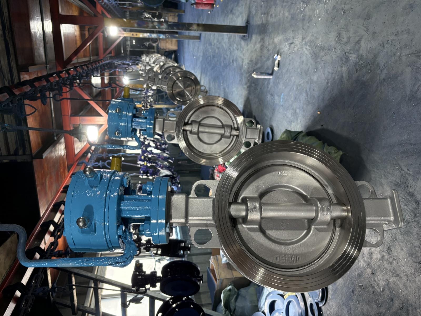 Затвор дисковый поворотный трехэксцентриковый межфланцевый нержавеющий ру10 ду250 с редуктором