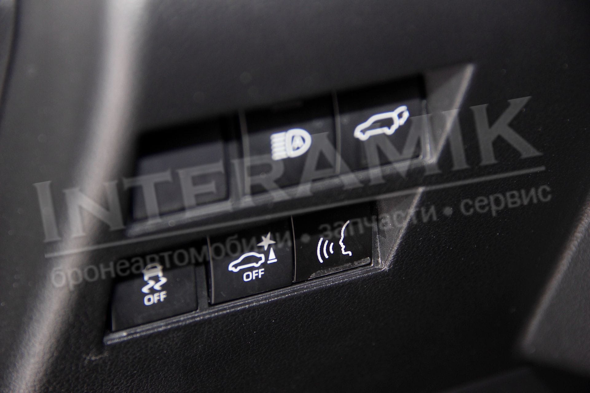 Toyota Land Cruiser 300 бронированный (B6&amp;amp;amp;amp;amp;#x2F;В7)                  В НАЛИЧИИ — фото 4