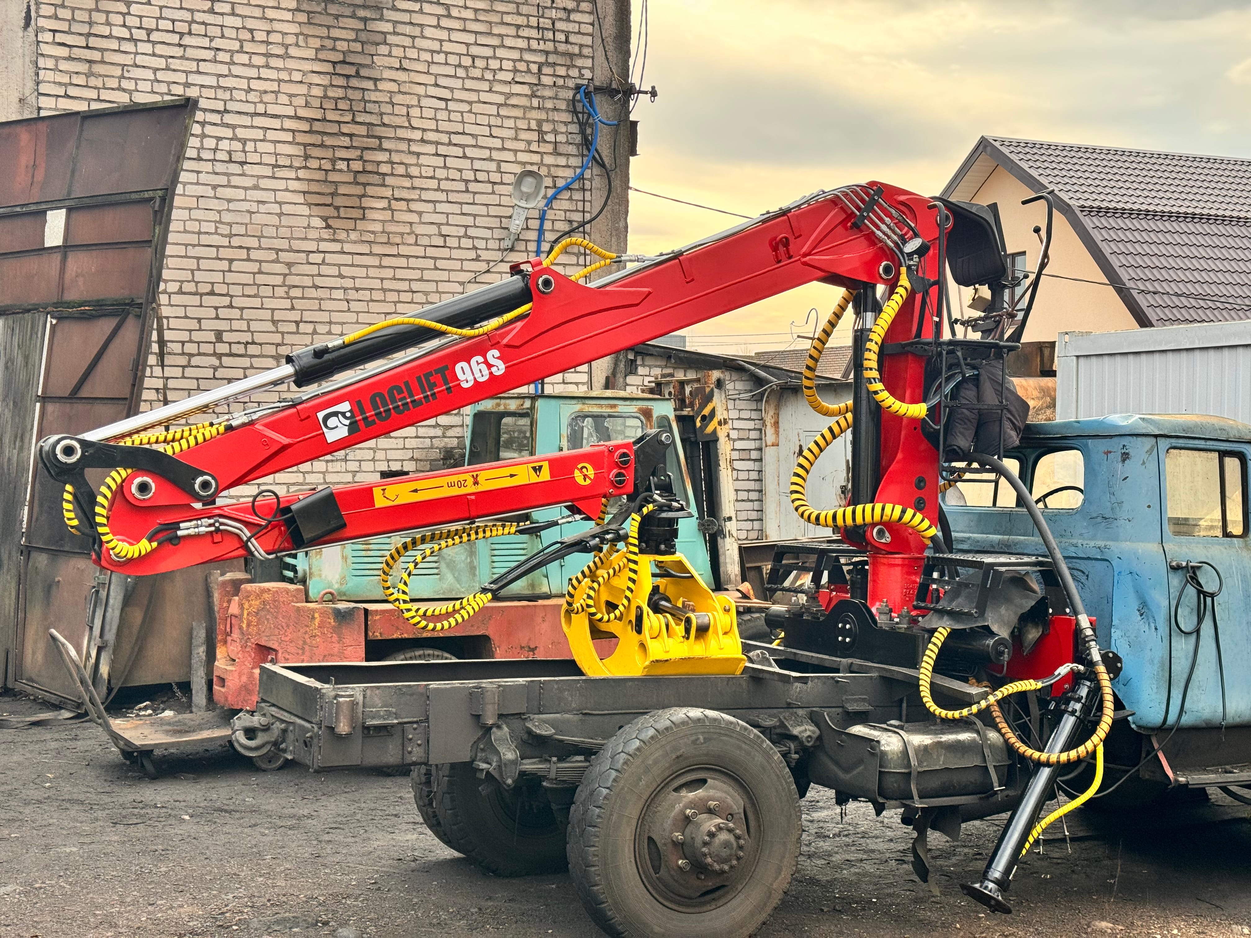 Loglift 96s гидроманипулятор (погрузчик леса) — фото 3