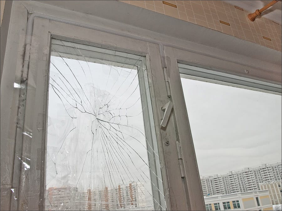 Замена стеклопакетов в окнах и дверях — фото 3