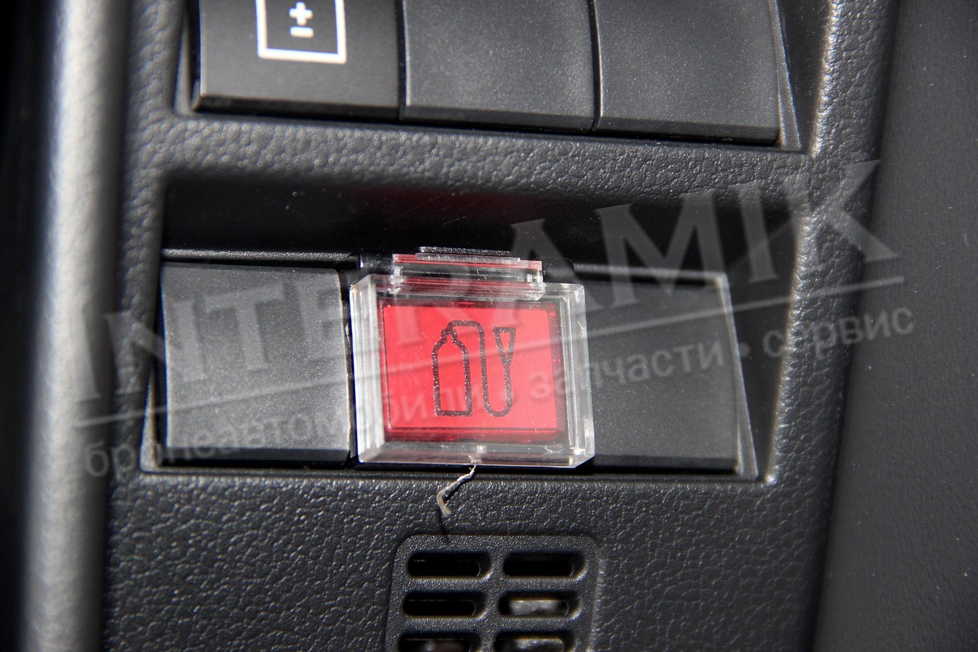 Toyota Land Cruiser 300 бронированный (B6&amp;amp;amp;amp;amp;#x2F;В7)                  В НАЛИЧИИ — фото 6