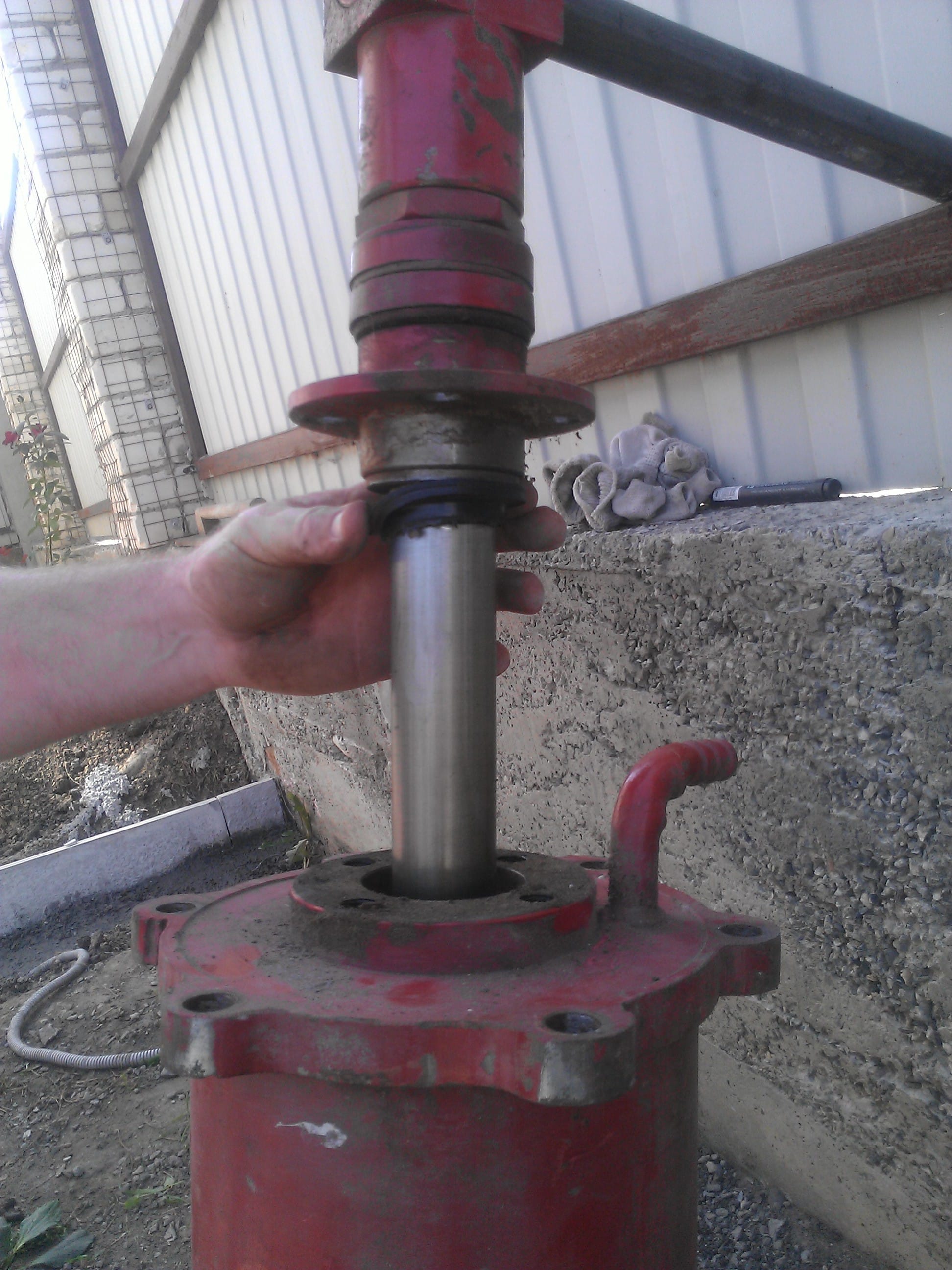 Продам цилиндр ПКР-560 ( ПКР560М.05.00.006) из наличия 7 штук.