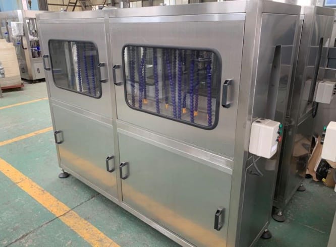 Оборудование для линии выдува и розлива питьевой негазированной воды в ПЭТ тару объемом 5 л, производительностью 1500 бут/ч — фото 4