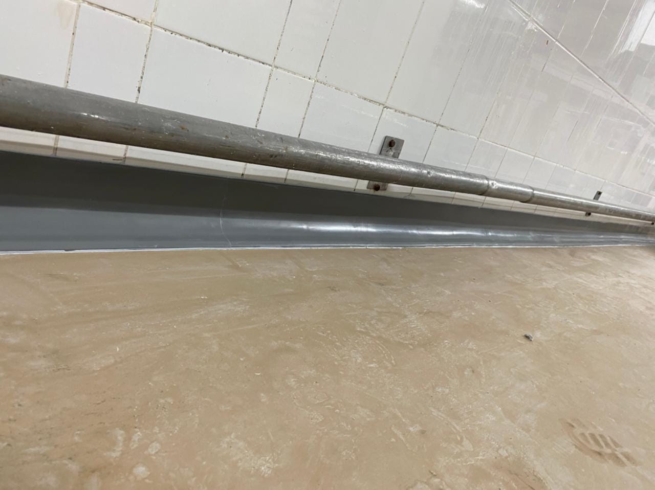 Промышленный плинтус из ПВХ ПП 100х60 — фото 9