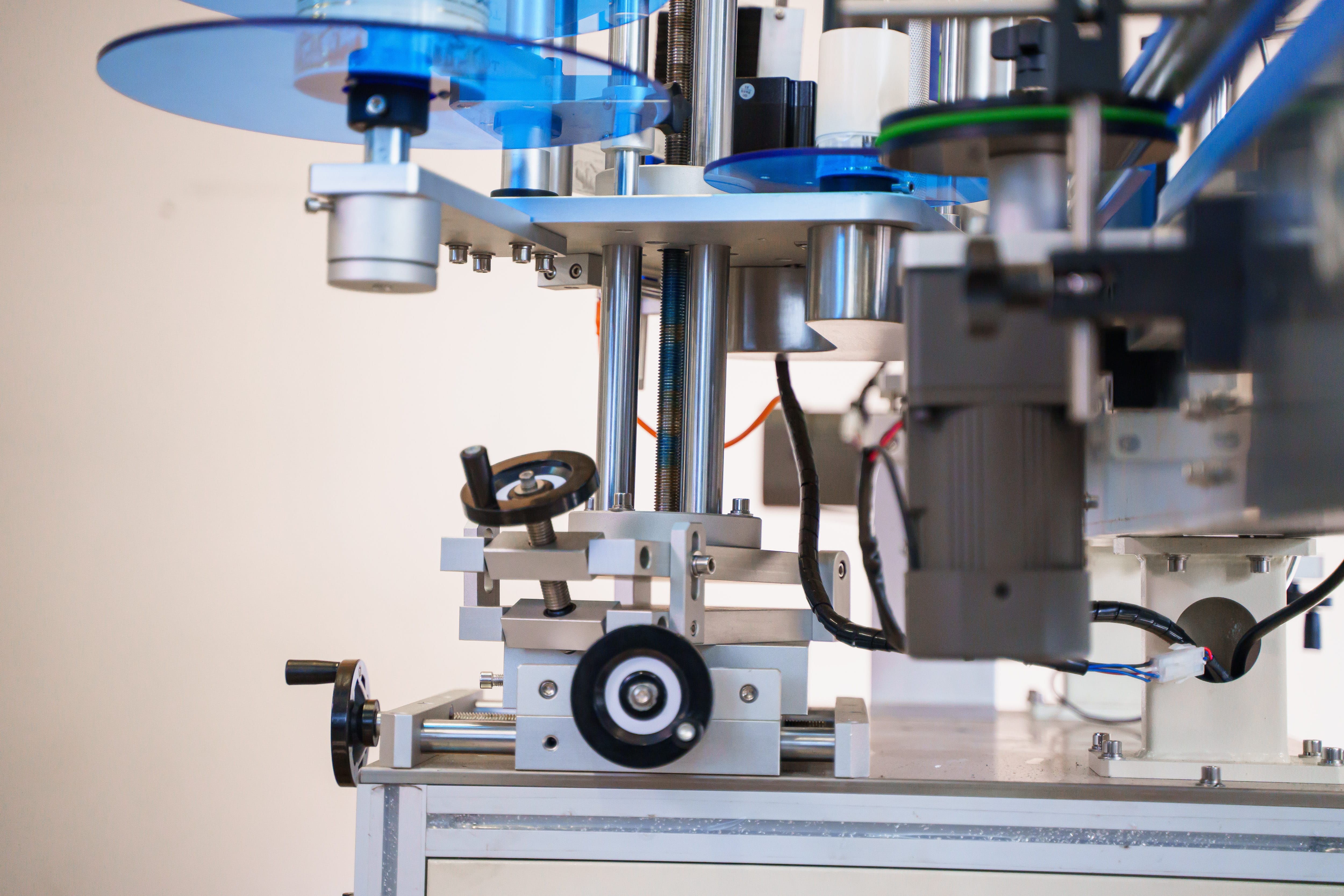 Автоматический этикетировщик ЭМ05.04 3500 ед/час — фото 2