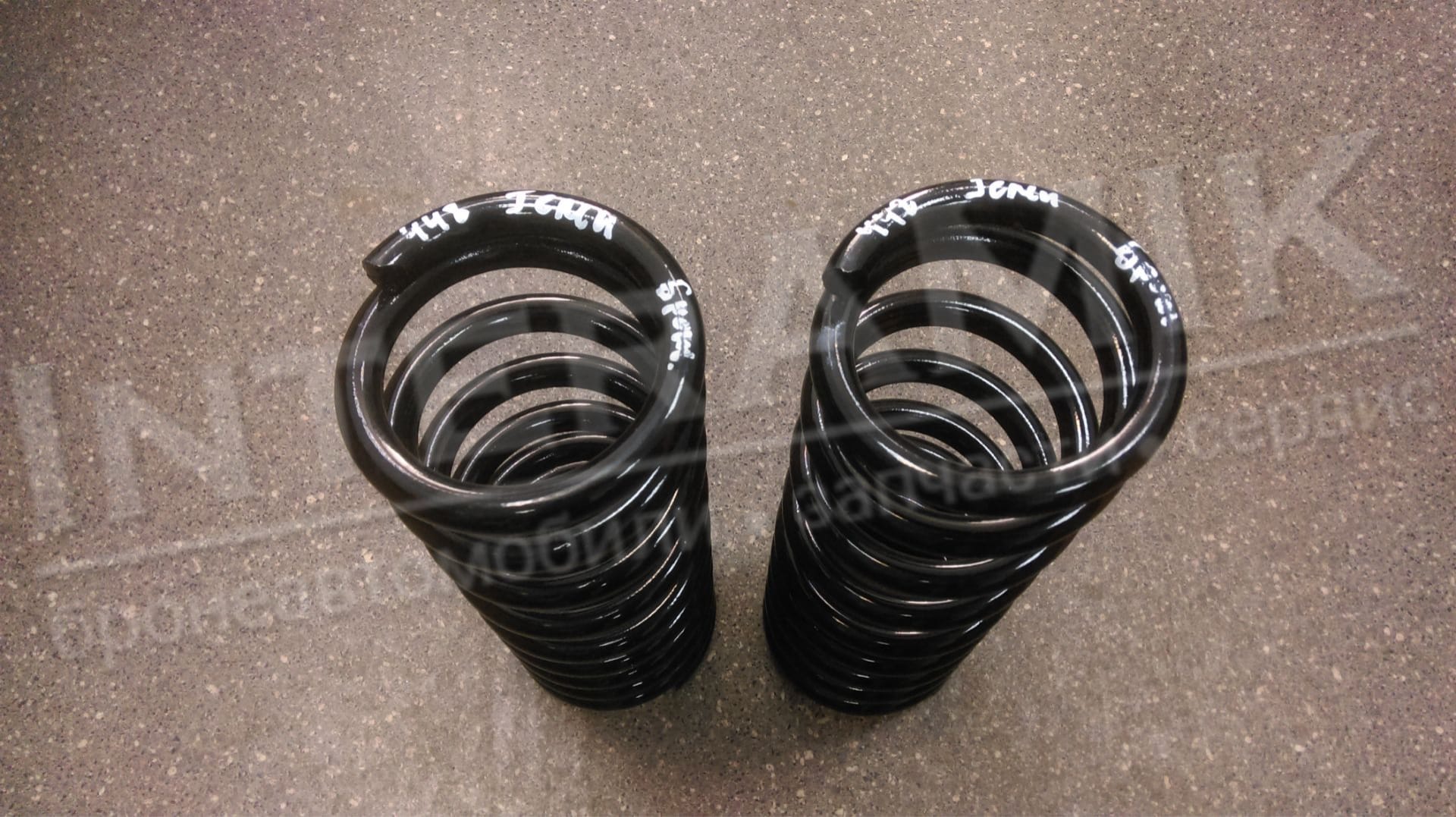 Усиленные пружины Armor Spring на Mercedes G500 Gelandewagen — фото 3