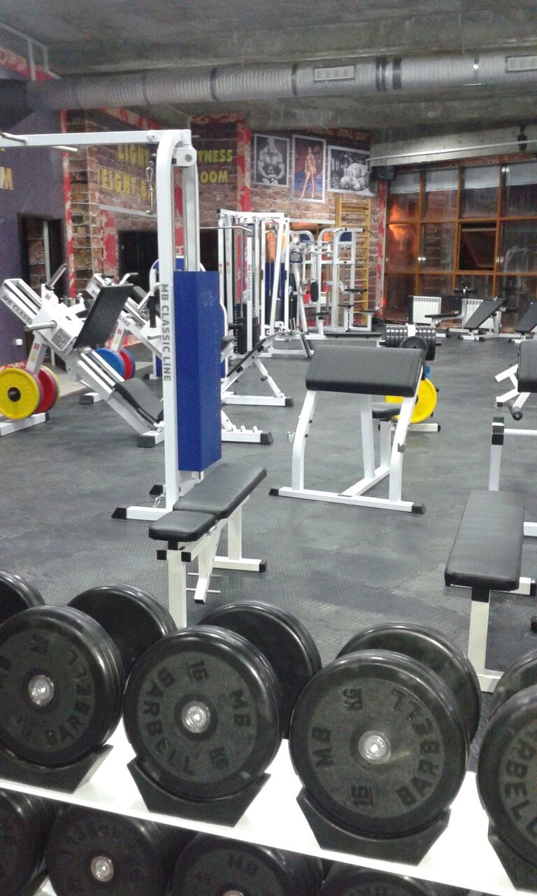 Недорогая резиновая плитка для спортивного зала Резиплит -11 — фото 3