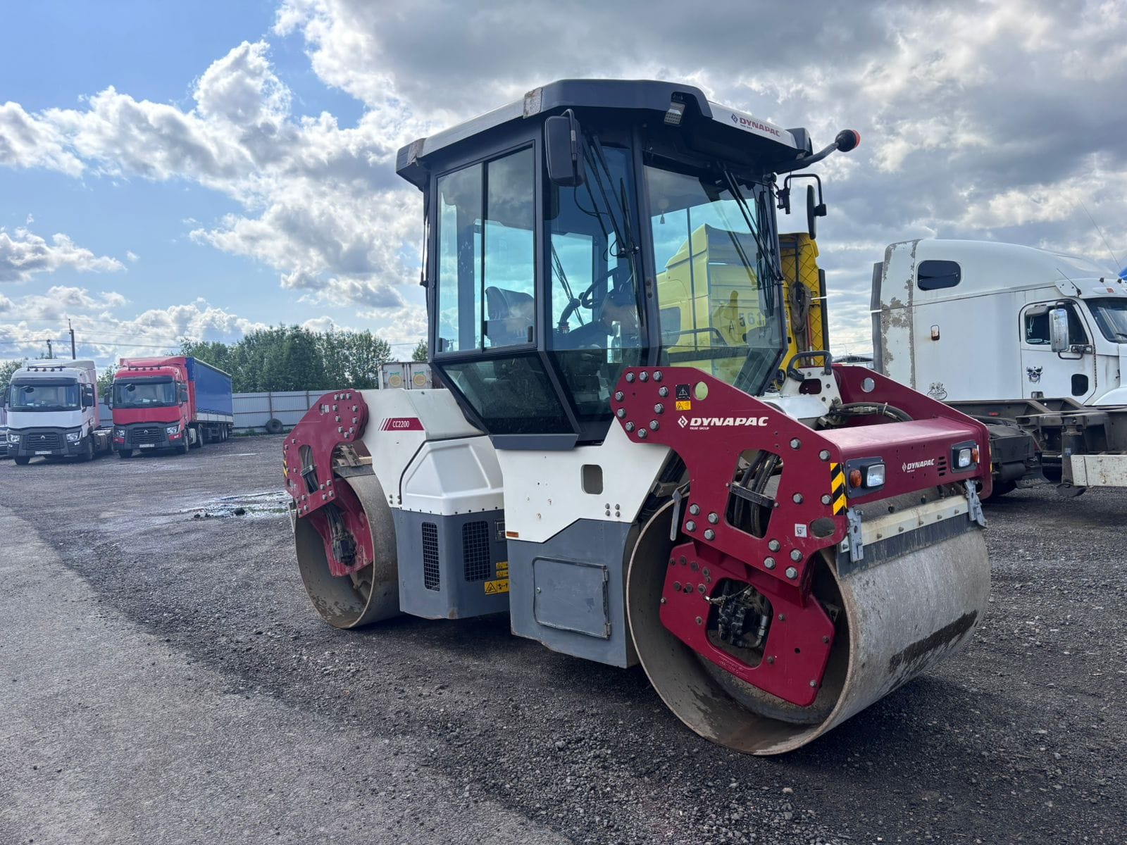 Каток DYNAPAC CC2200  2018 год