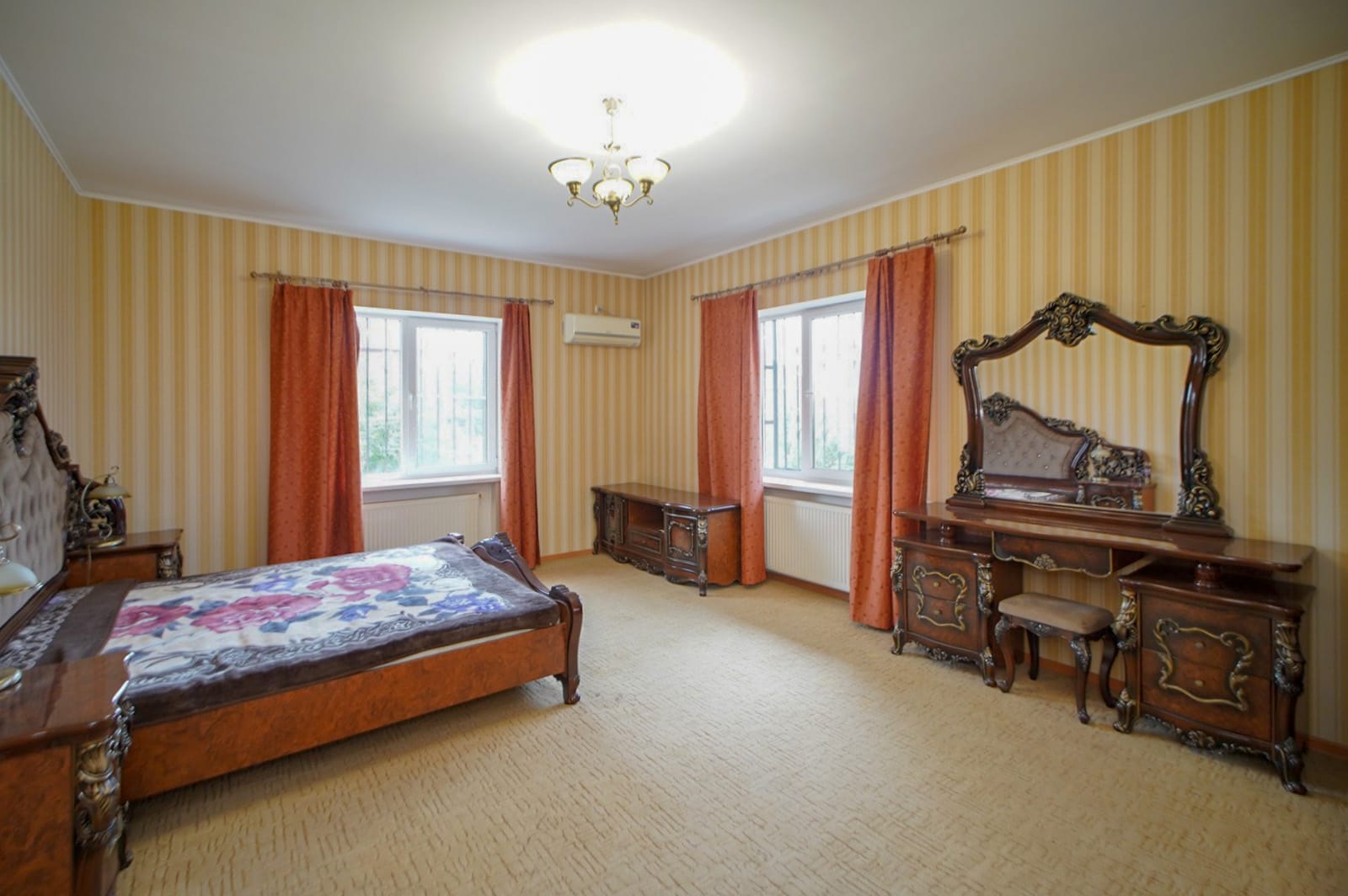 Большой дом с банным комплексом — фото 7