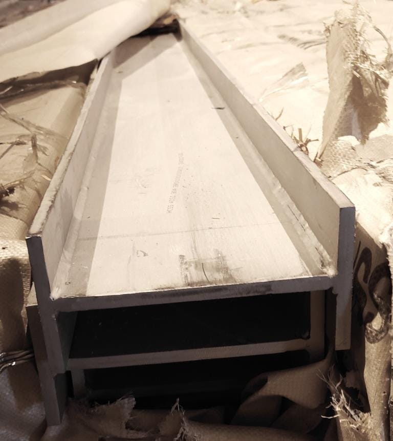 Двутавр нержавеющий сварной AISI 304  200х100х10х10