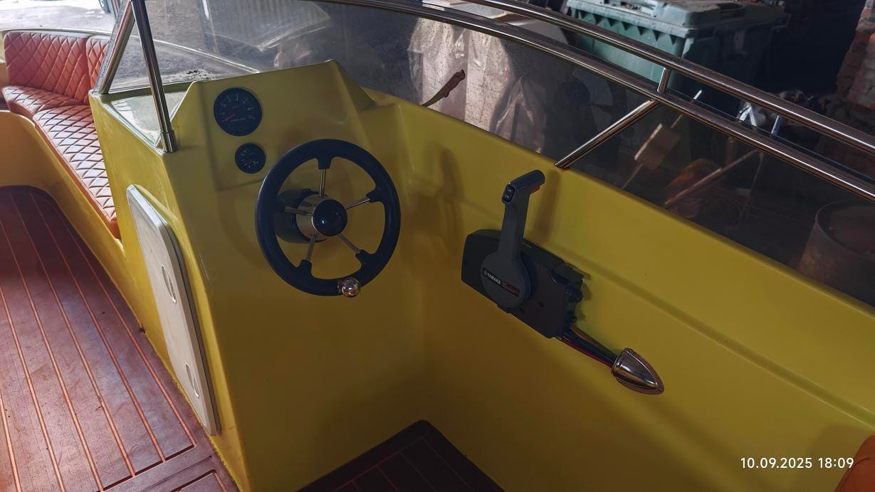 Касатка-700 спорт лодка пластиковая Под ключ — фото 3