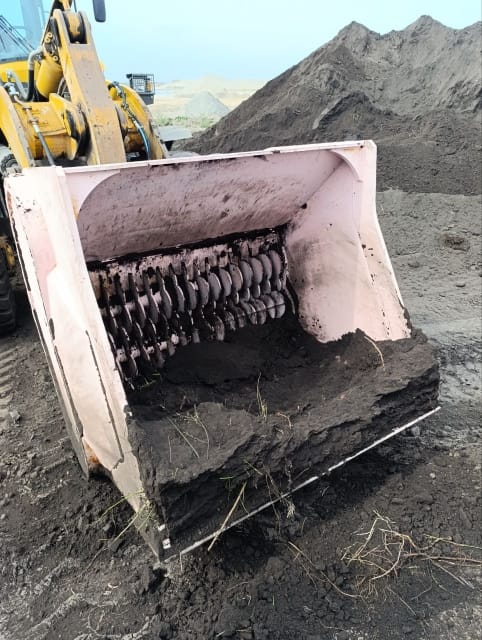 Ковш дробильный просеивающий на JCB 330