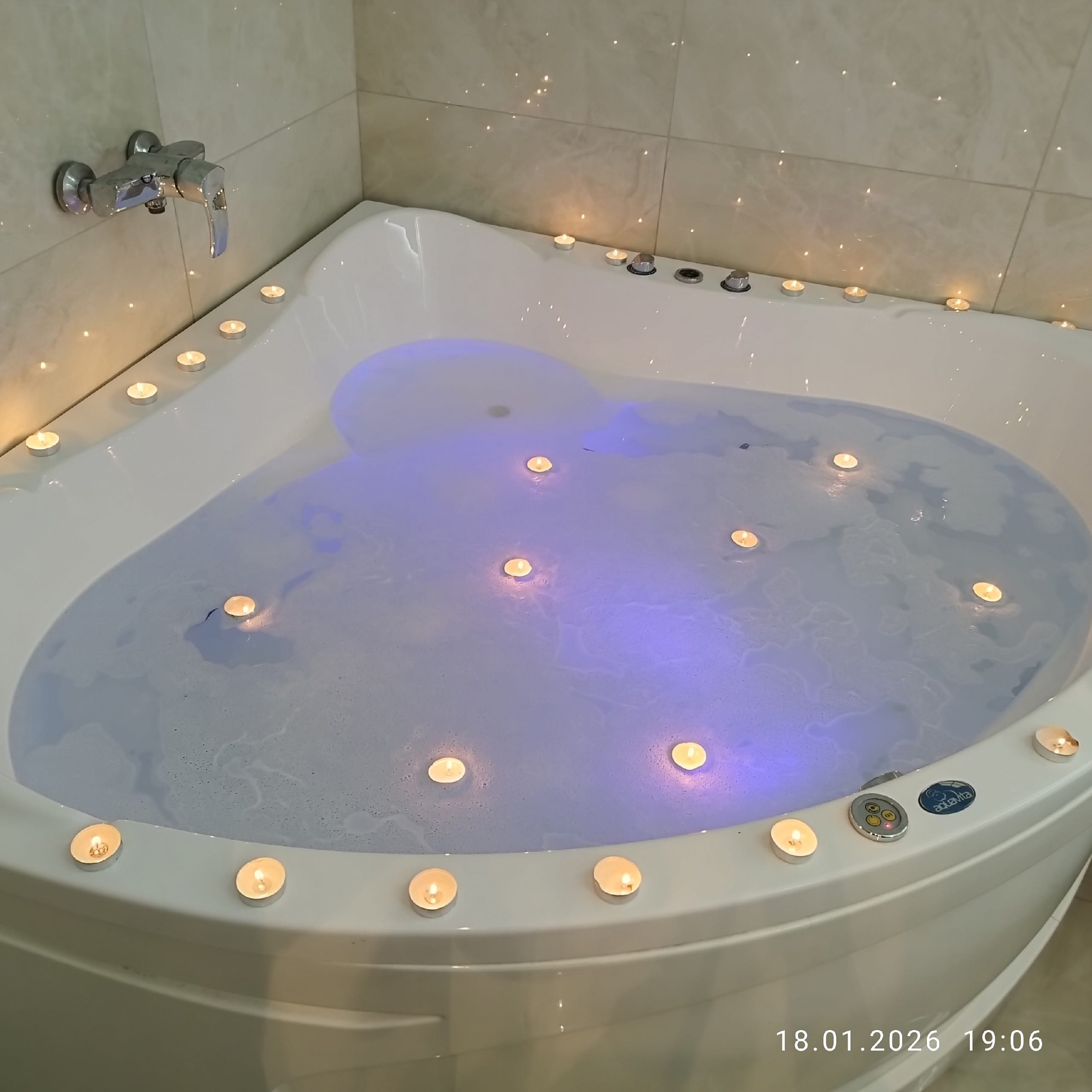 Сдам шикарную квартиру с джакузи на часы, ночь, сутки Шестая просека 157 — фото 16