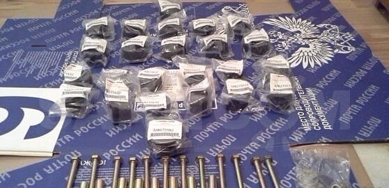 Подушки  кузова Mitsubihi Pajero, с болтами, втулками, гайками