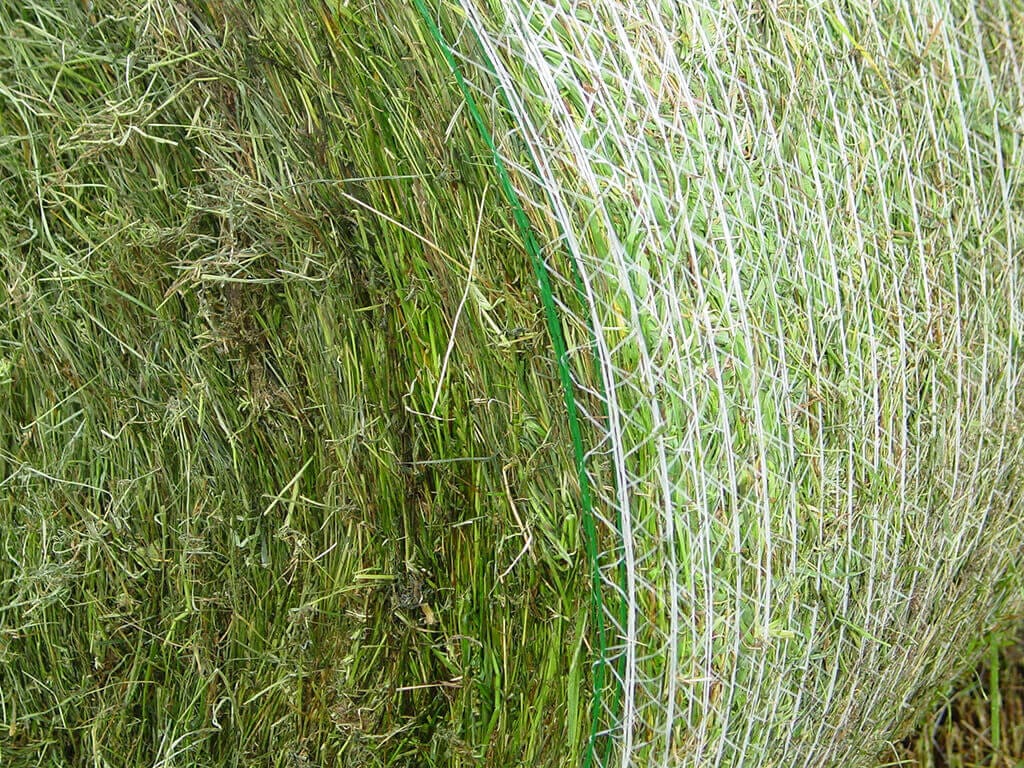 Сетка сеновязальная от Лелаф для обмотки рулонов сена и соломы