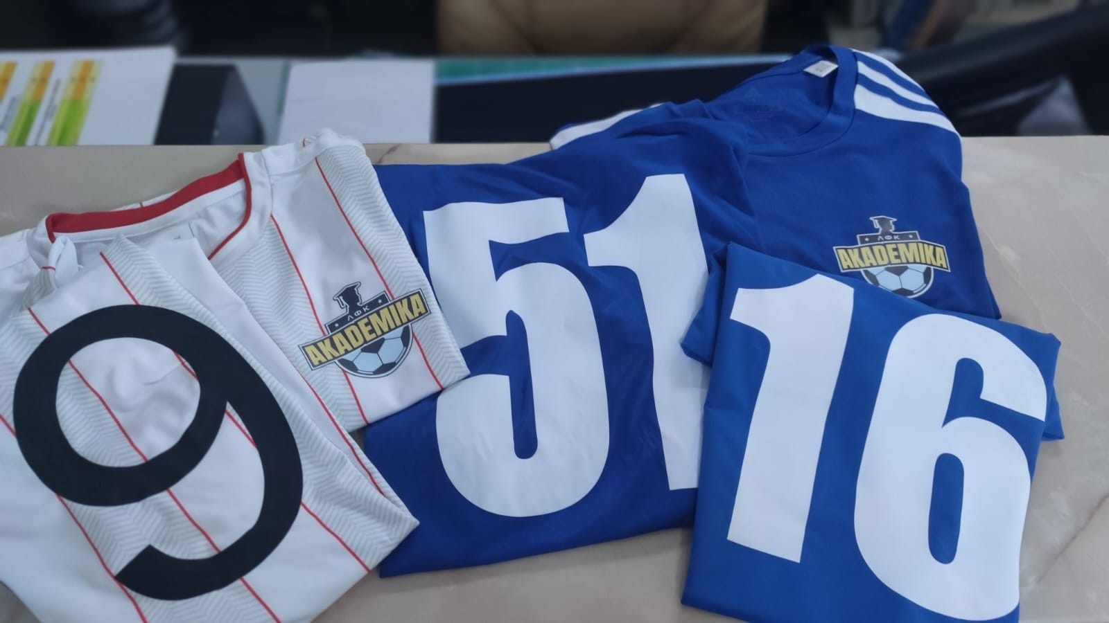 Типография ЮВАО +7(495)5054743 СВАО +7(495)7403558 Печать на одежде. Широкоформатная и УФ печать. Рекламные конструкции: Стенды. Вывески. Указатели. Баннеры. Наклейки. Таблички. Щтендеры — фото 23