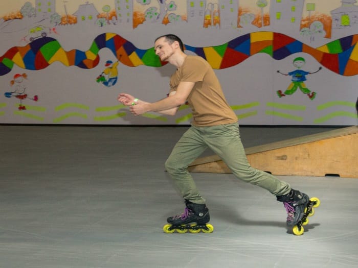 Пластиковое напольное покрытие для скетинг-ринка или тренажерного зала — фото 4