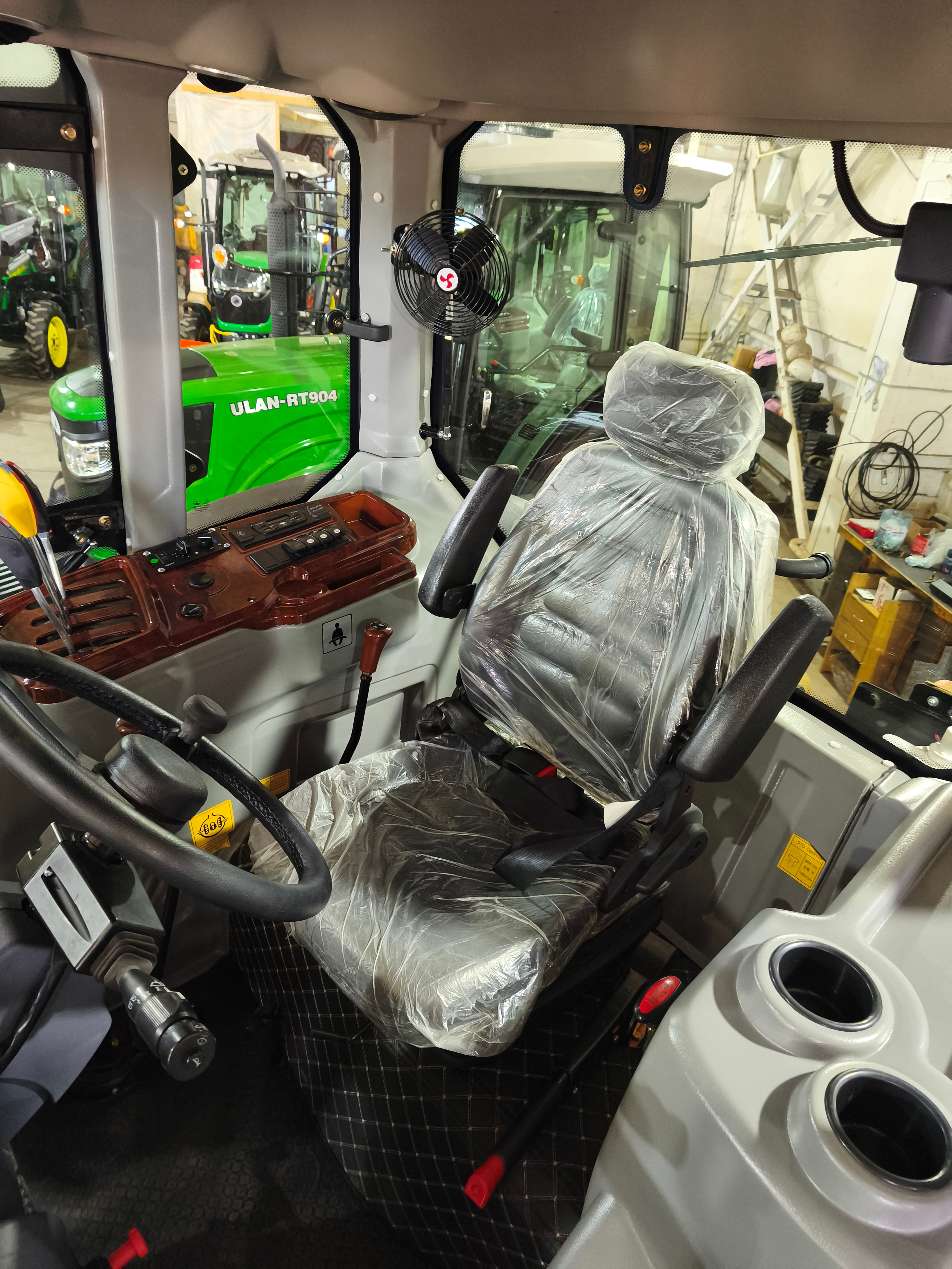 Трактор ULAN-RT 1304 — фото 3