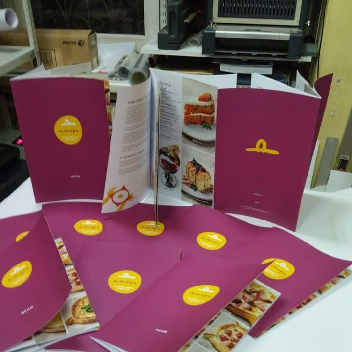 Рекламные конструкции ☎ ЮВАО +7 (495) 505-47-43, +7 (919) 102-00-24 : Стенды. Вывески. Указатели. Баннеры. Наклейки. Таблички. Щтендеры. УФ печать на любых материалах. Печать на одежде — фото 18