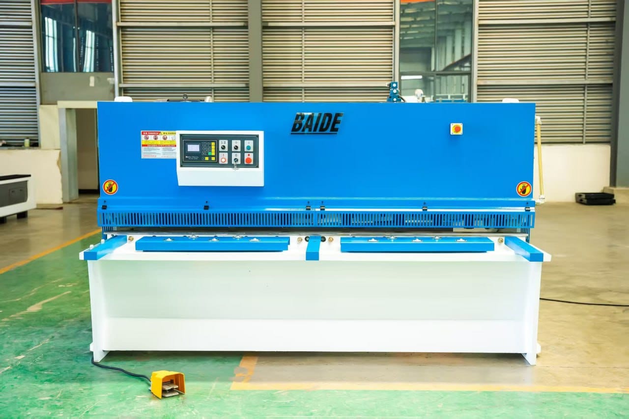 Гидравлические гильотинные ножницы С ЧПУ Е21S QC11Y-6×1600