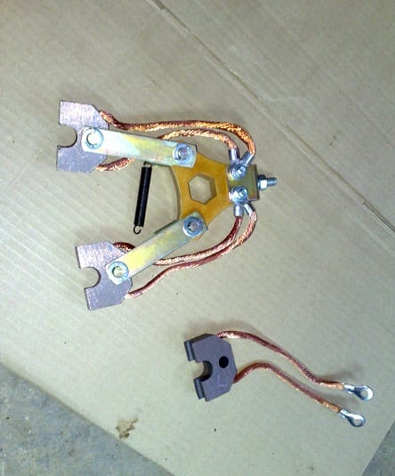 Щеткодержатель к кольцевому токоприемнику на кран Альбатрос с щеткой МГ