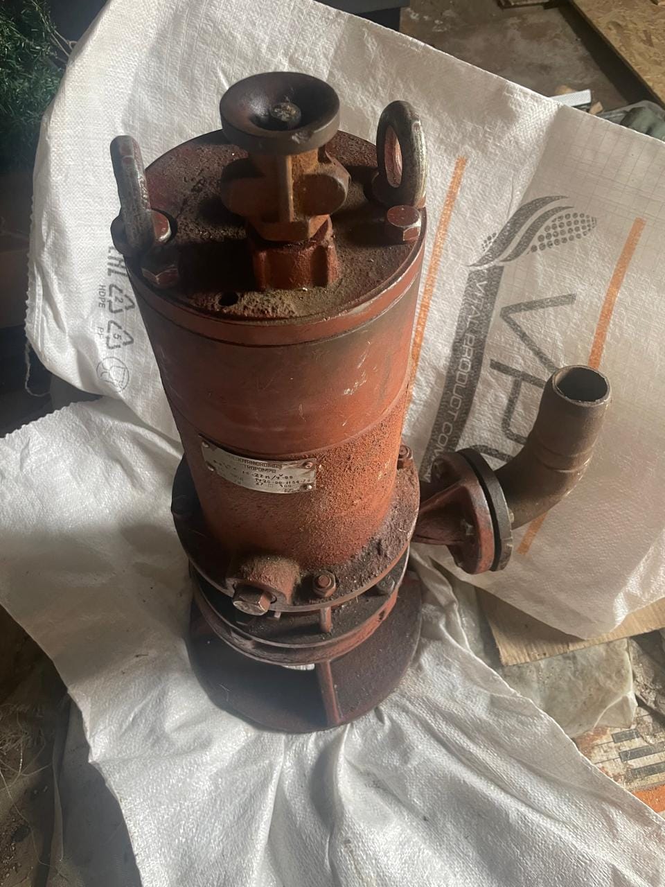 Погружной дренажный (фекальный) насос ЦМК 16-27 м.у-09. 3 кВт. 380в. Б,у.