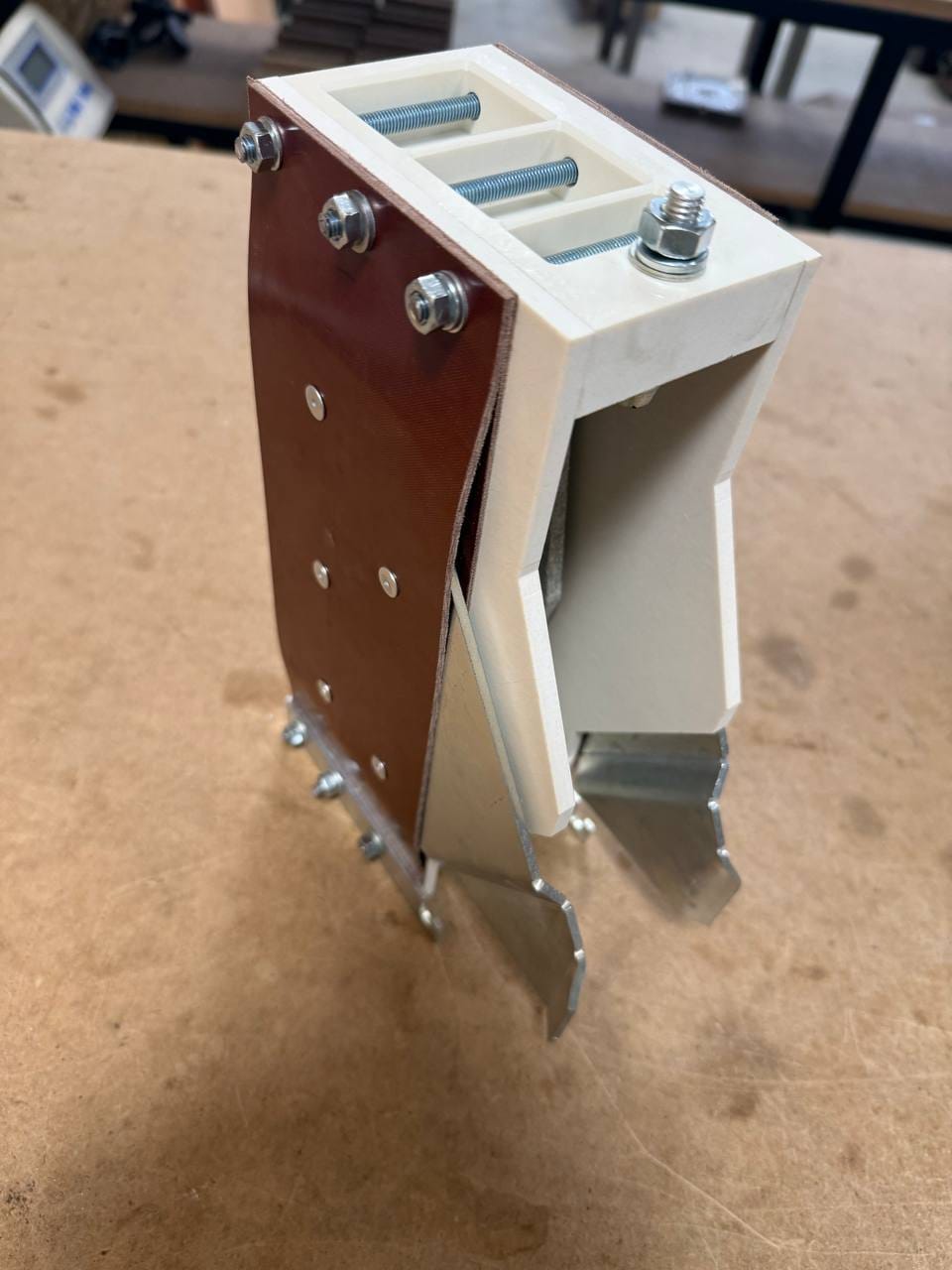 Камера дугогасительная 5ТХ.740.007 (ПК -753)