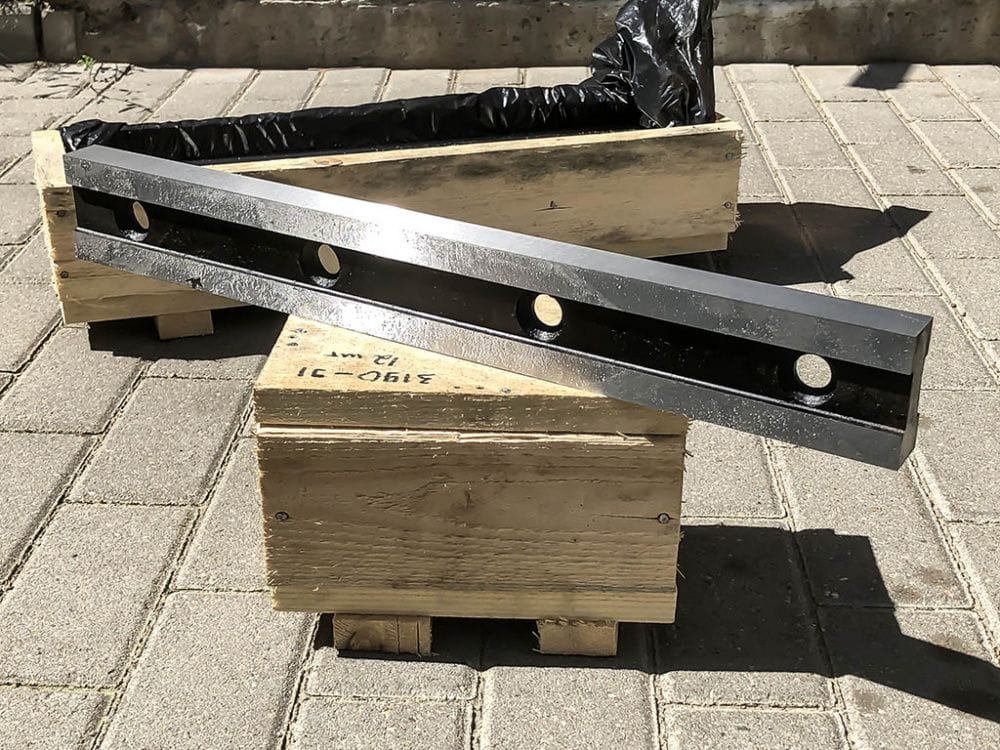 Купить комплект ножей для гильотинных ножниц 510 60 20, 520 75 25, 540 60 16 в наличии. Тульский Промышленный Завод производитель гильотинных ножей в России. Шлифовка гильотинных ножей.