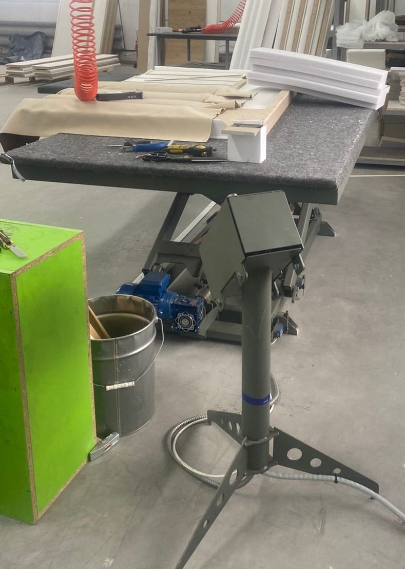 Стол подъемный ножничного типа с электроприводом — фото 5