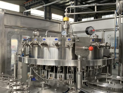 Автоматическое оборудование для линии выдува и розлива газированной, негазированной воды в ПЭТ тару объемом 0,25-2,0 л — фото 2