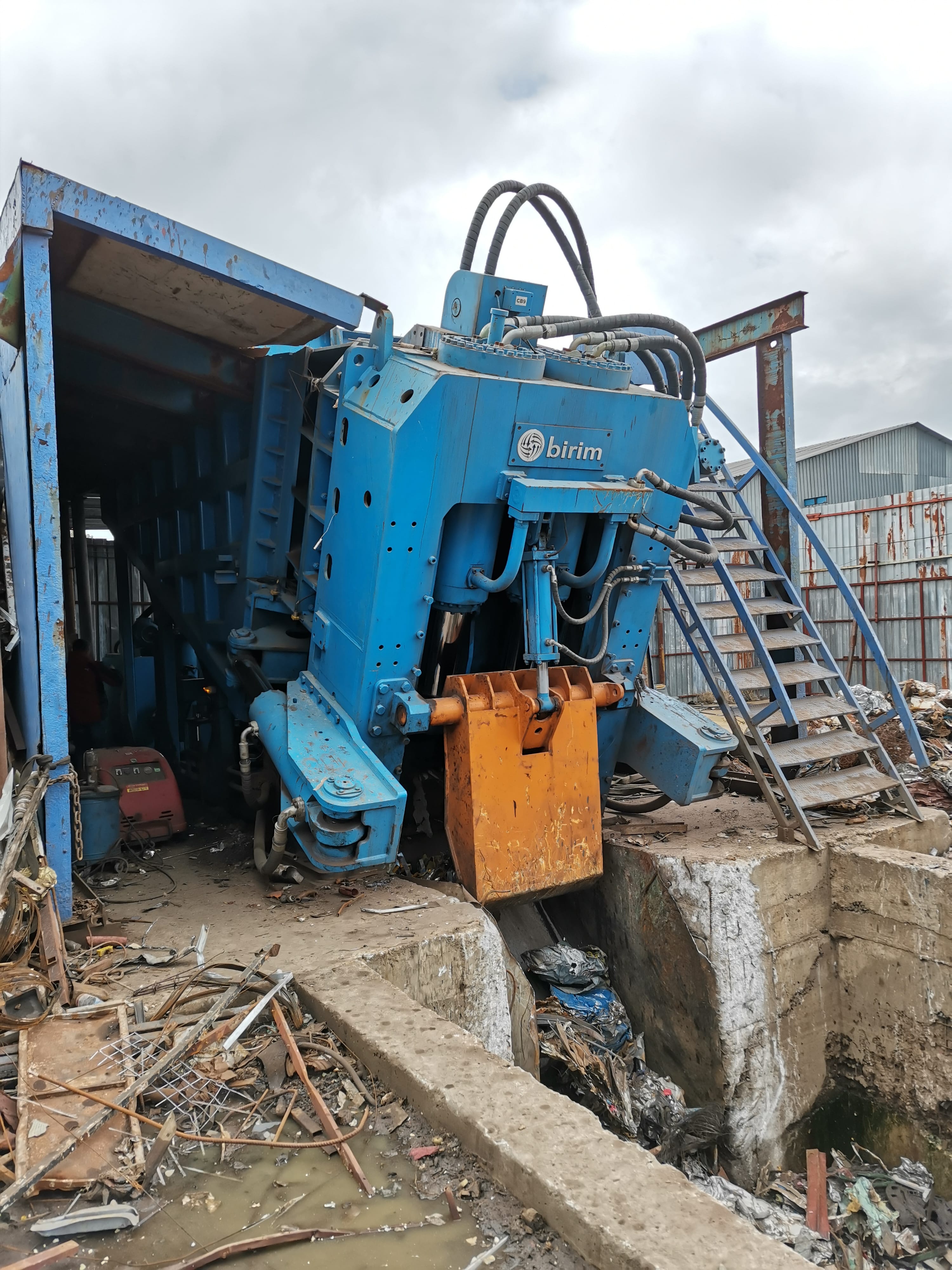 Наклонные пресс-ножницы для лома Piranha (Пиранья) 800 — фото 2