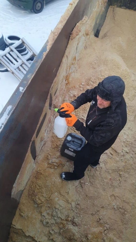 Антигололедный реагент МОНОМЕР для грузовых тонаров чтобы не примерзал песок,грунт,гравий к металлической поверхности кузова грузовика. — фото 5