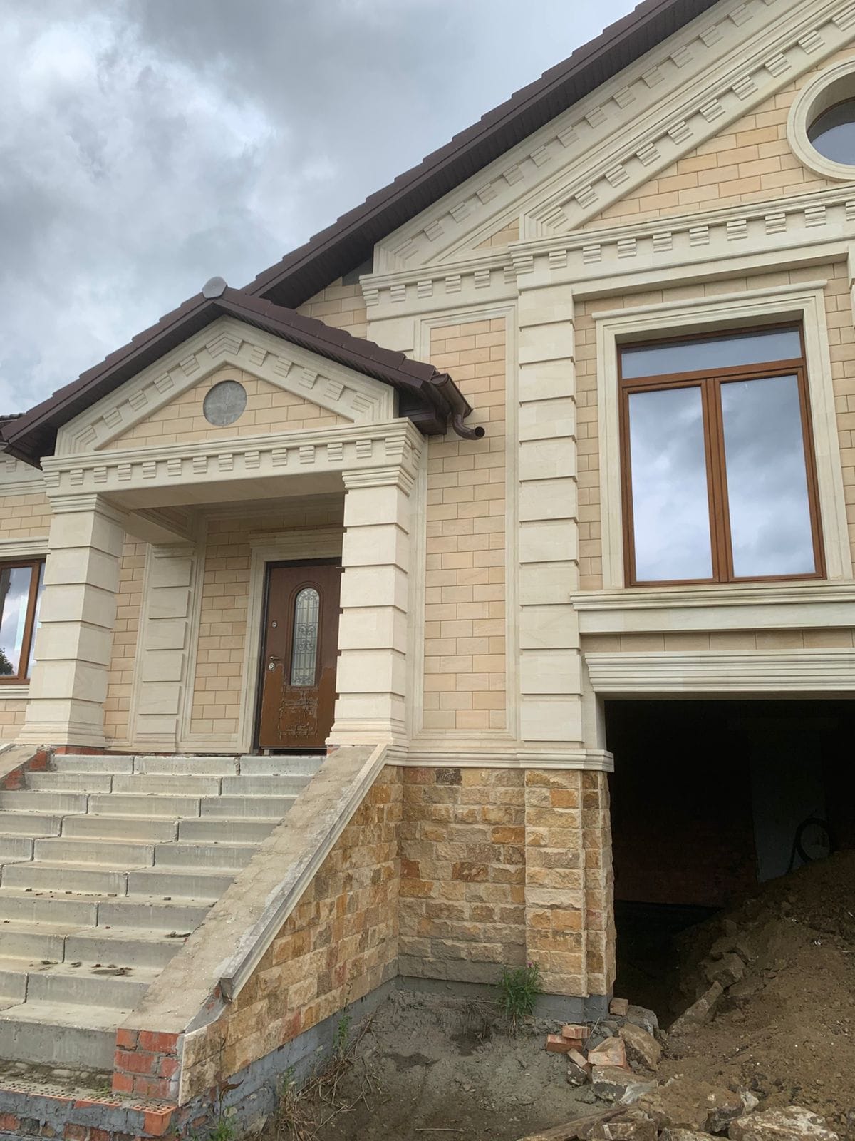 Облицовочный камень для фасада: песчаник, ракушечник, плитка известняк