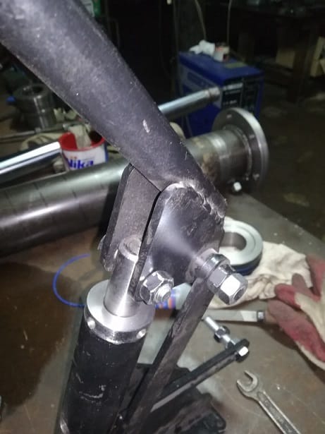 Приспособление для пробивки стальных тонкостенных труб — фото 2