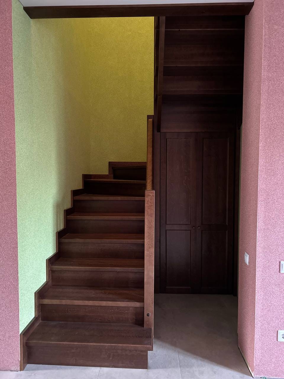 Лестница для дома в стиле прованс — фото 2