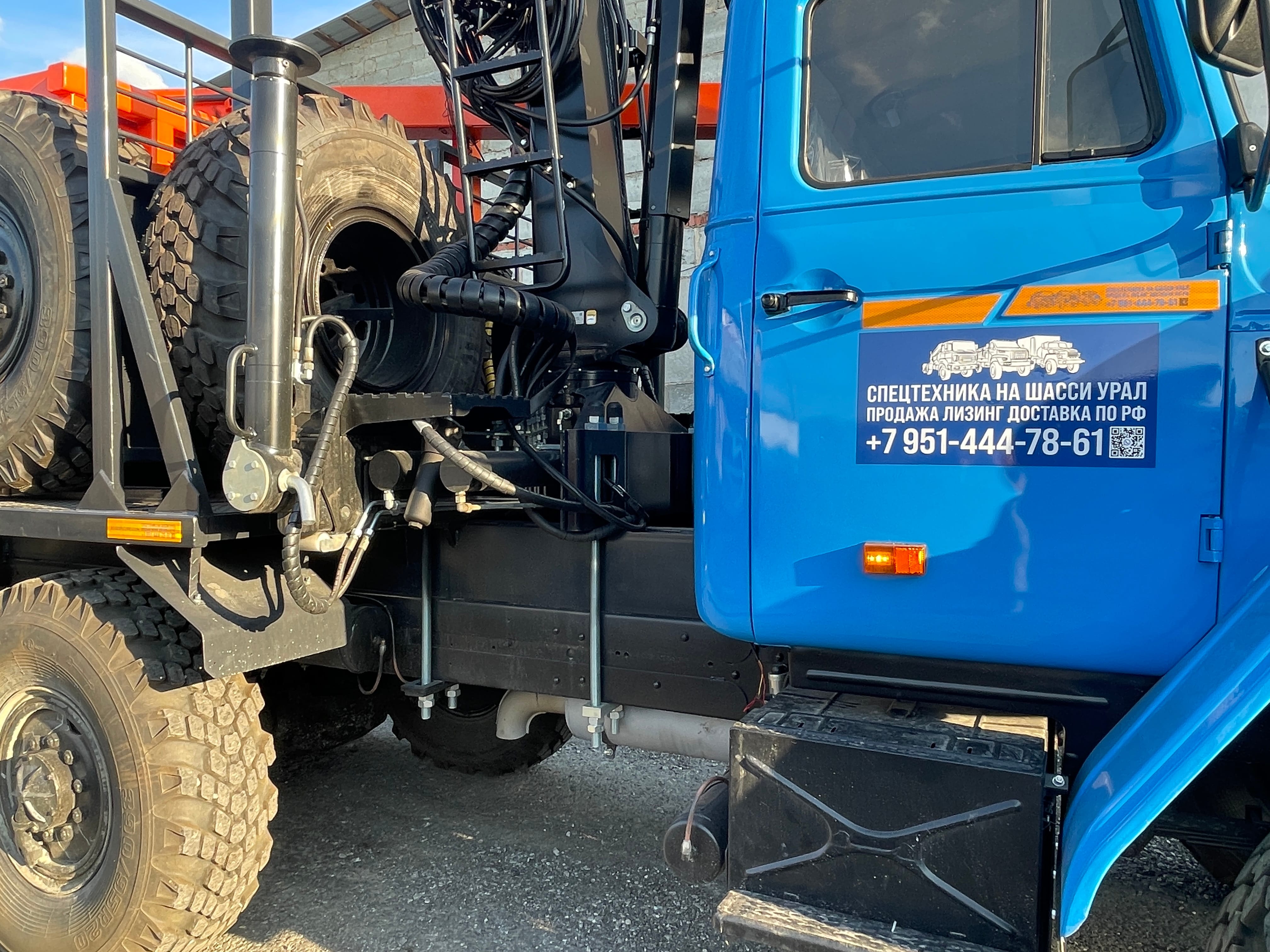 Лесовоз Урал 2015 г. евро 4 с манипулятором Велмаш 10-74 — фото 3