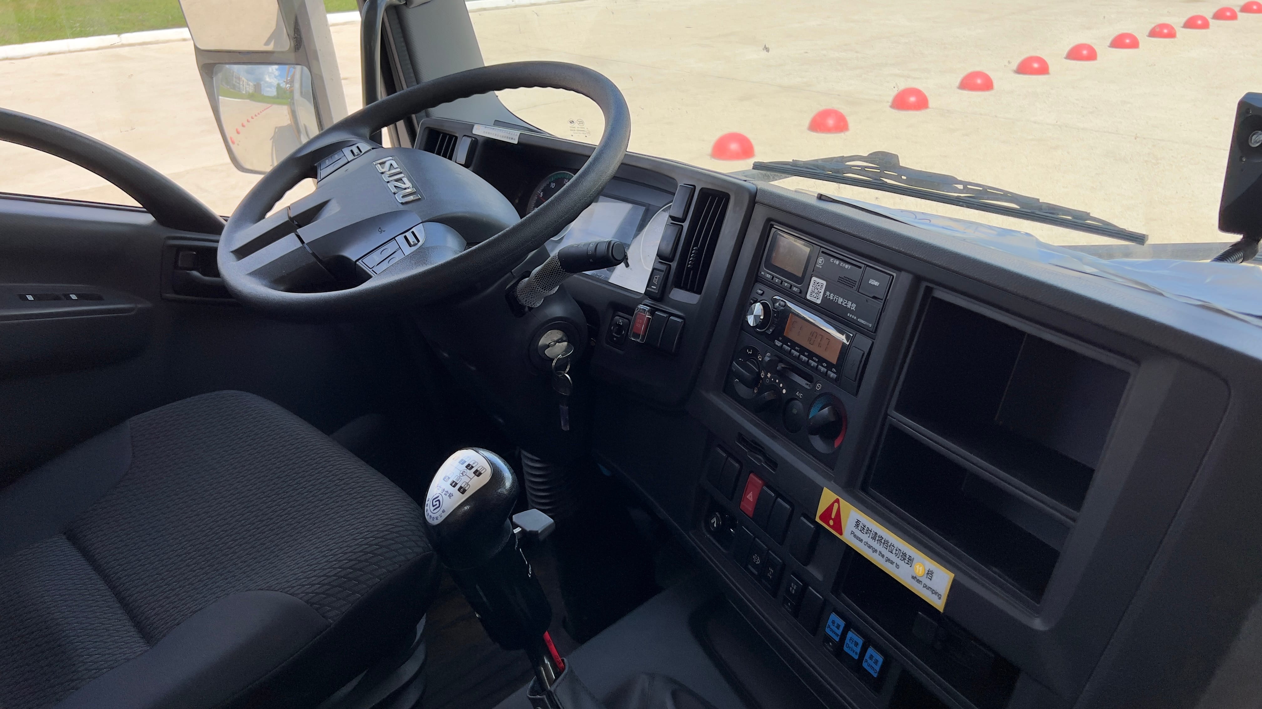 Автобетононасос SHAILER 38X-RZ на шасси ISUZU 6x4 — фото 9