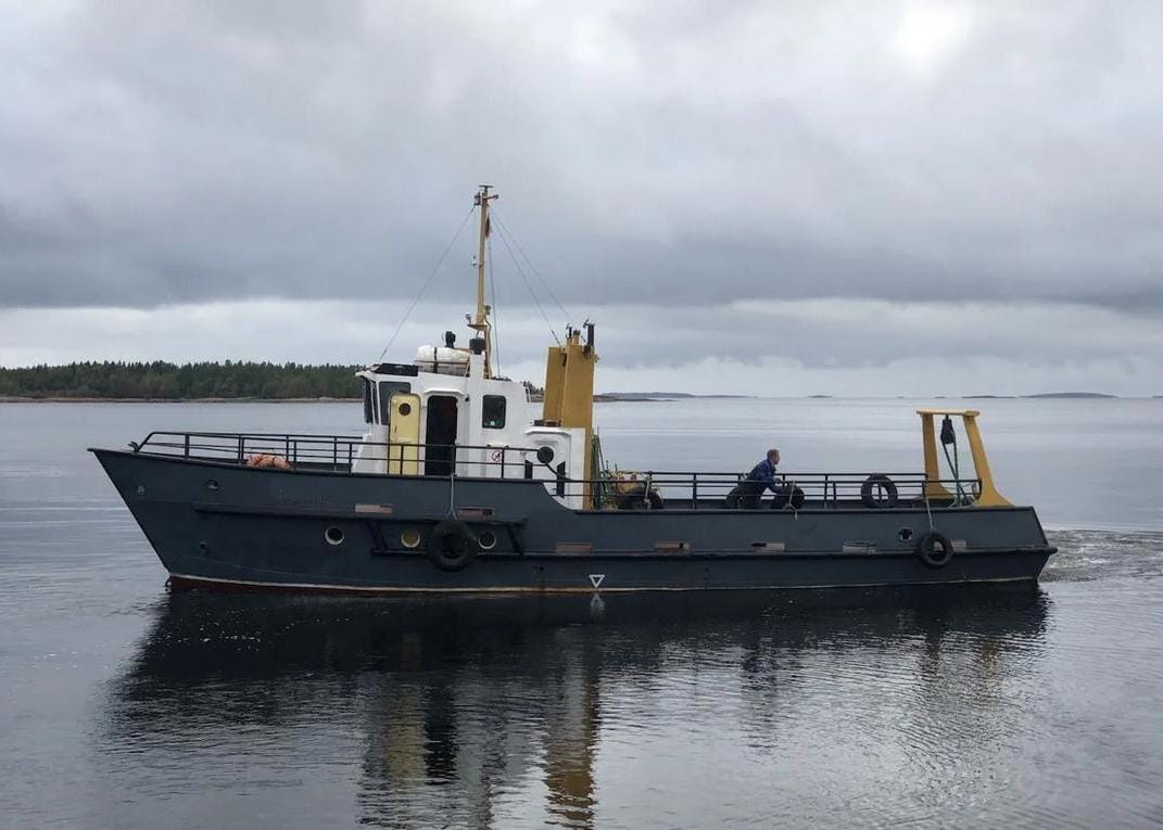 Траулер Сейнер Ахтарец - рыболовное судно.