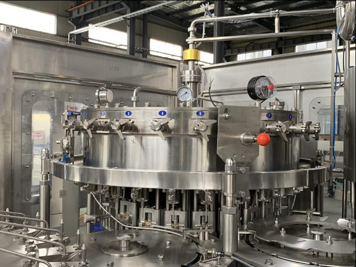 Автоматическое  оборудование для линии розлива воды и напитков в ПЭТ тару объемом 0,25-2,0 л,  6000 бч — фото 3