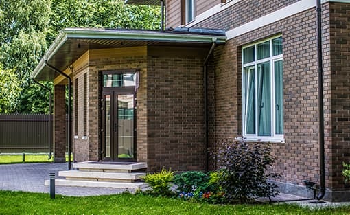 Входные пластиковые двери